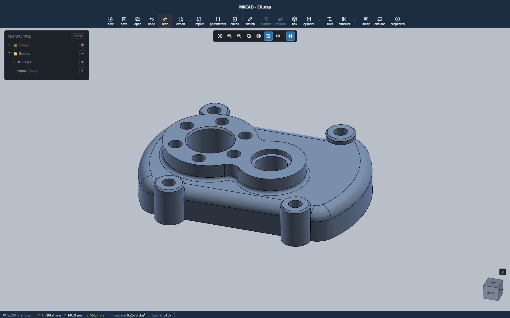 MKCAD interface preview — sketch and 3D modeling workspace